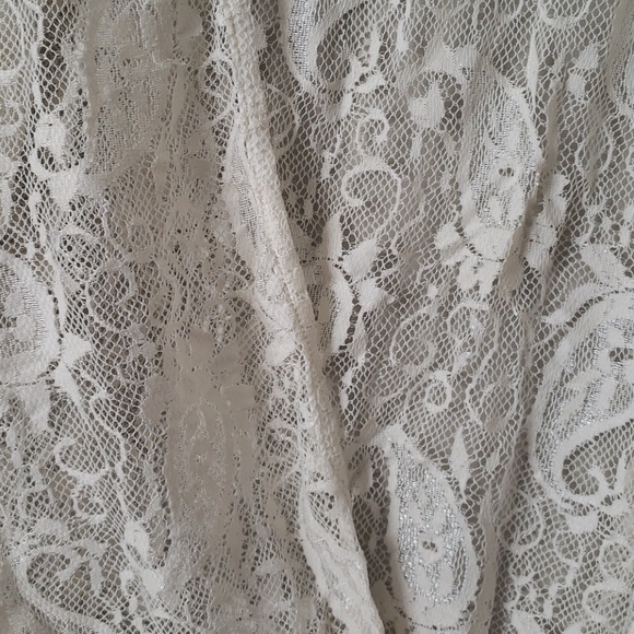 Lace kimono with tassels - Picture 3 of 3